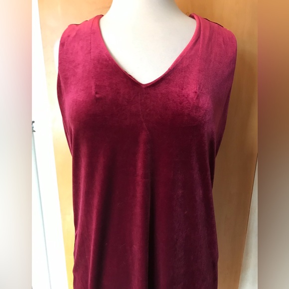 🆕 Dressbarn Red Velvet V-Neck Dress size medium - Picture 2 of 4